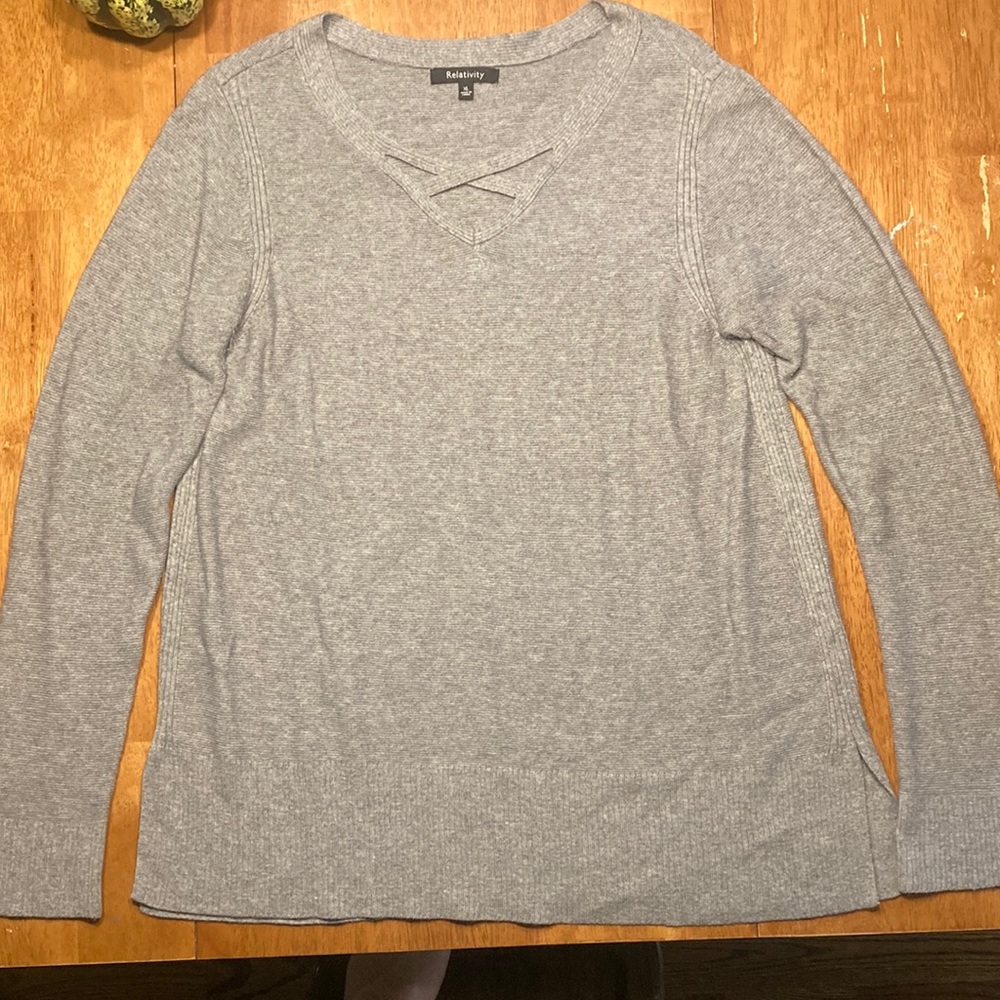 Relativity gray sweater with bottom slits size XL